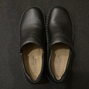 Naot size 9 (EU40) black leather side zip, 2.25 inch heel, winter low bootie